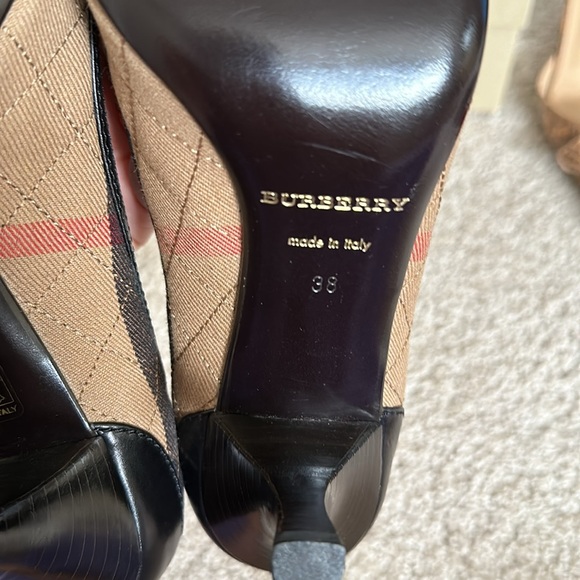 Burberry Heels Size 38 (7.5) - Picture 5 of 5